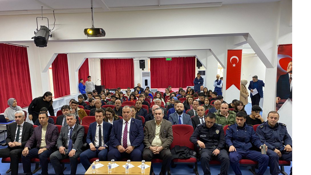 İstiklal Marşı'nın Kabulü ve Mehmet Akif Ersoy'u Anma Günü Kapsamında Program Düzenlendi